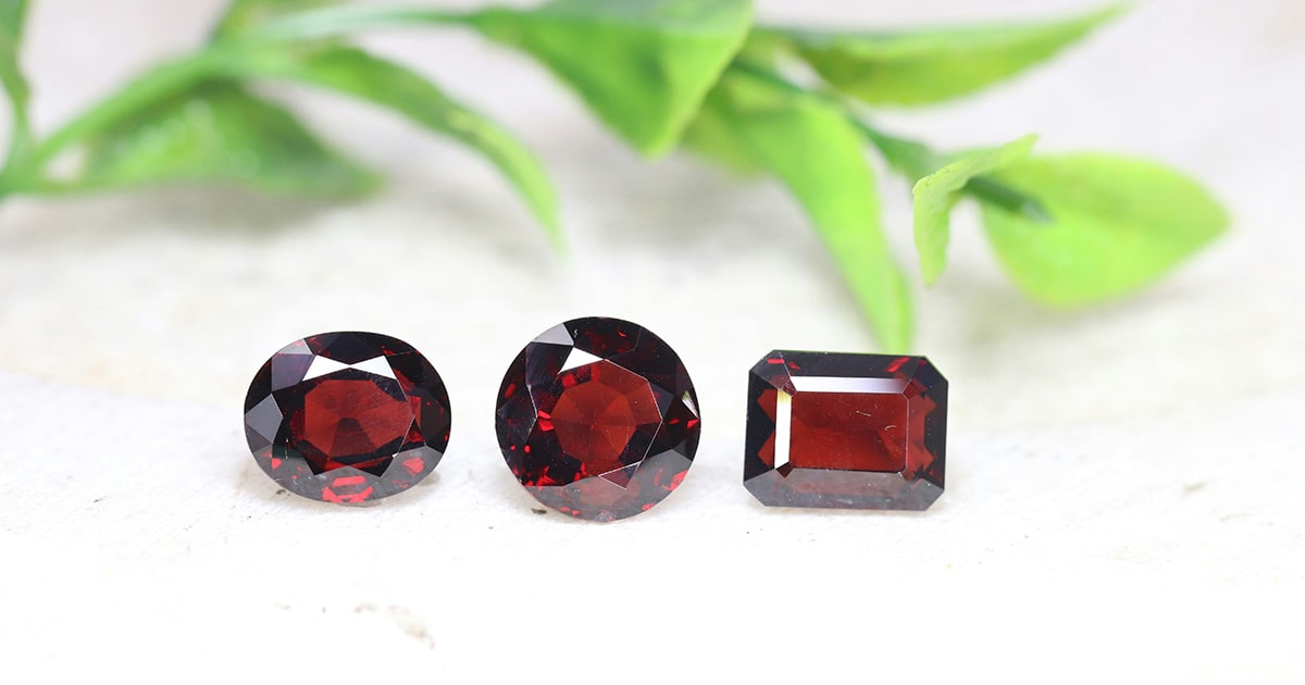 Red Garnet: The Special Apostle Birth Rock