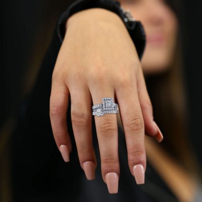 Model With Vic 2 Dia Ring 1(1)